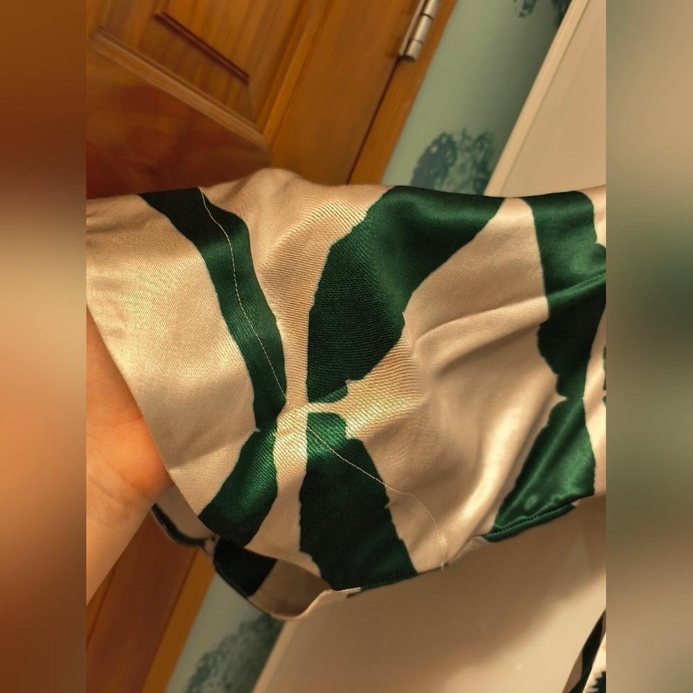 Figue Andromeda satin top green and beige abstract US L - Picture 3 of 6